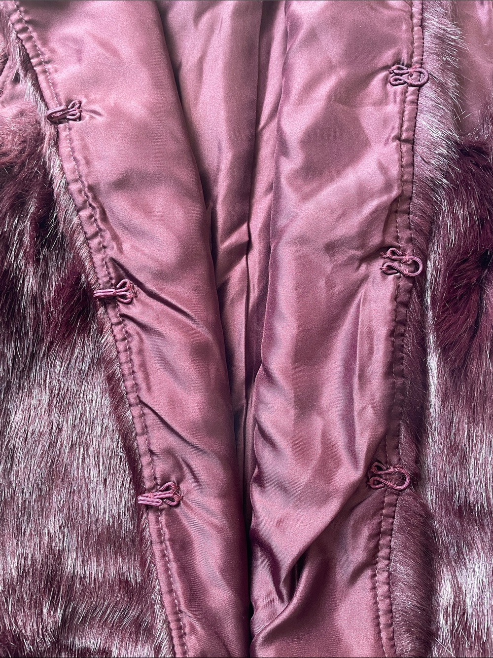 NWOT Topshop Plush Faux Fur Vest in Burgundy. Size 2. - Picture 4 of 4